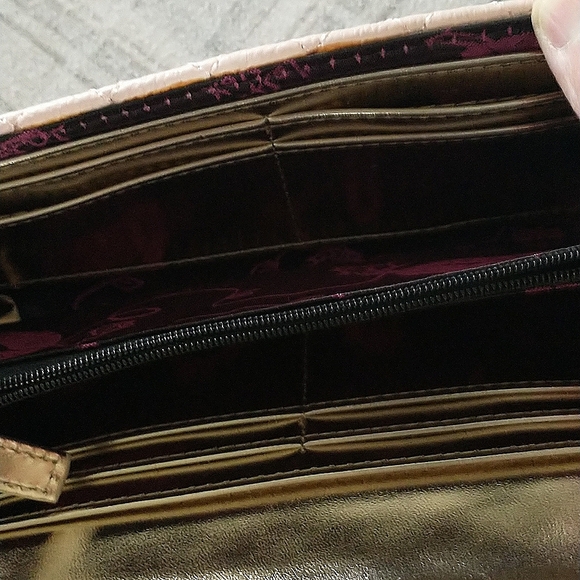 Betsy Johnson Crossbody Wallet + - Picture 7 of 8